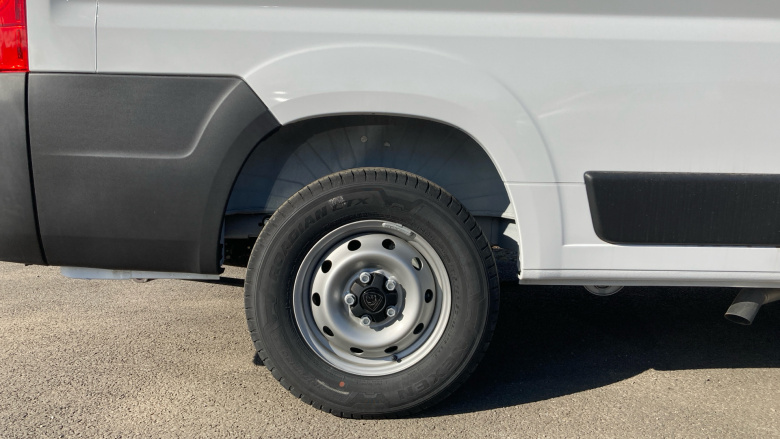 Peugeot Boxer 3500 L3 Diesel 2.2 BlueHDi 140 H2 Van Professional